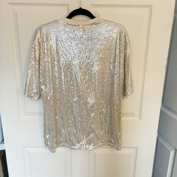 Amazon Cream Sequin Tee Size Small - Picture 2 of 4